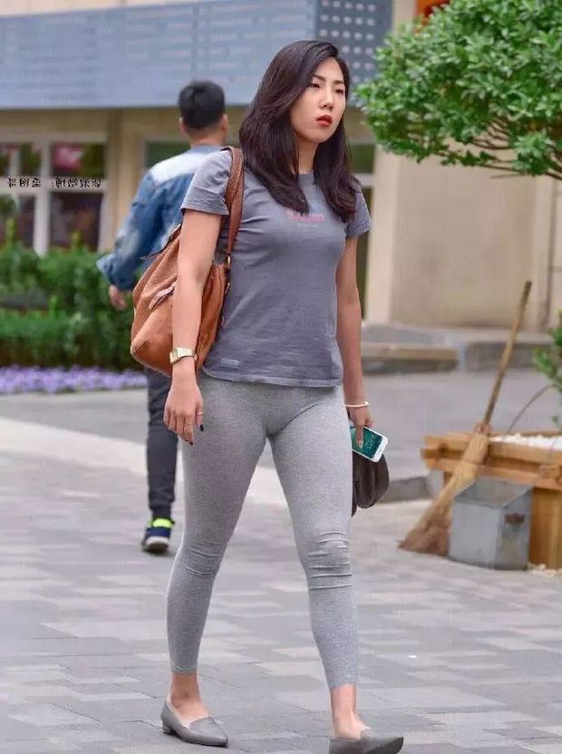 Leggings street shot, jambes fines, dodus, arrondis, dodus, fort tempérament, belle fille, street shot belles jambes n°7