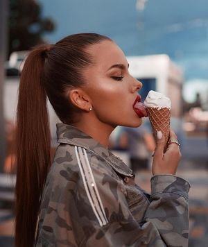 Goddess Sabina Andreas makes me jealous of icecream