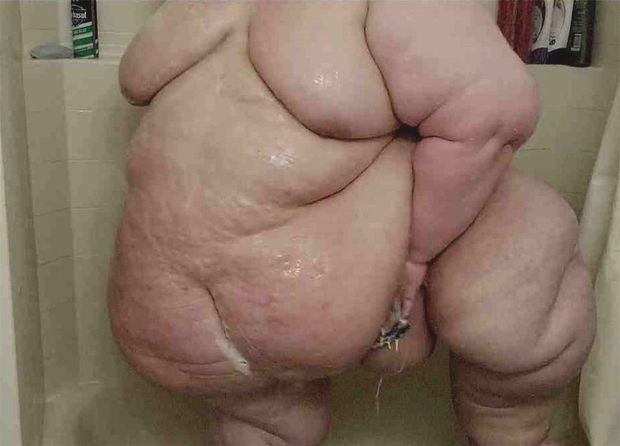 Wow! I could spend many hours under that belly!!