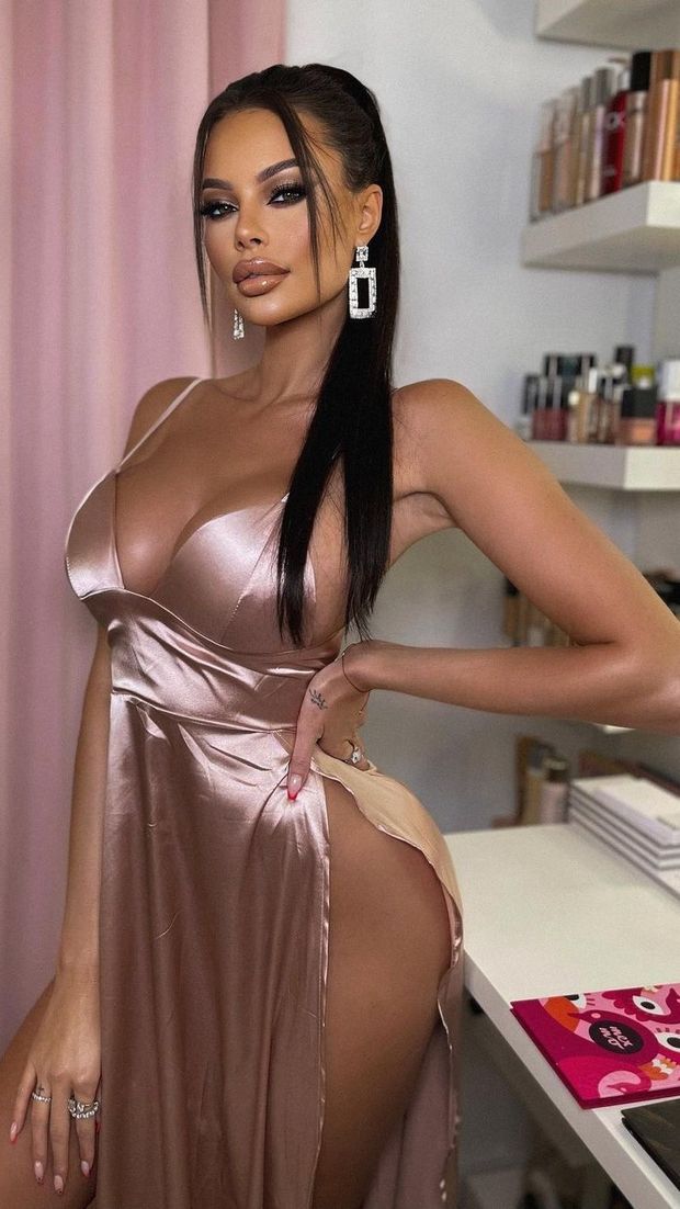 BRUNETTE
