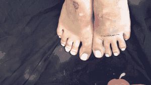 Massive Cumshot on Gorgeous Feet
