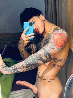 Sexy and confident gay latin in Fort Worth TX here to meet and fuck