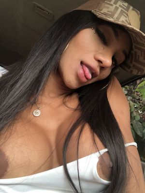 Sexy Laura Titties Face Lips