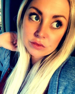 Brandi sure is sexy & her eyes are gorgeous.