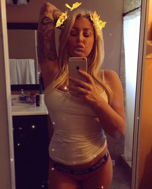 Sexy selfie, rocker chick style.