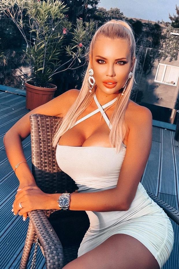 BLONDE