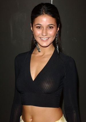 Emmanuelle Chriqui Braless
