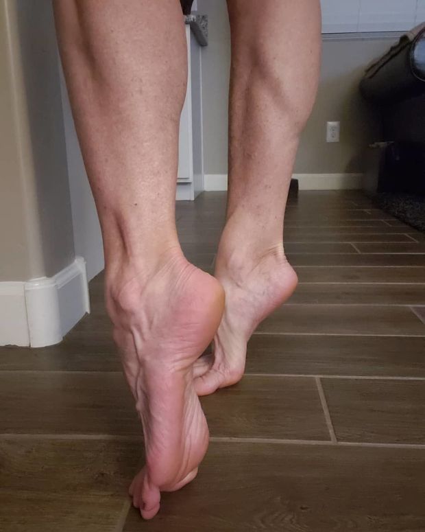 mature wrinkle feet