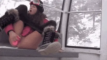 Babe uses toy to cum on gondola