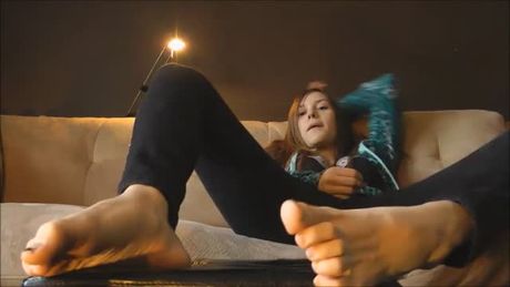 Cassandra's jerk off class with sexy soles