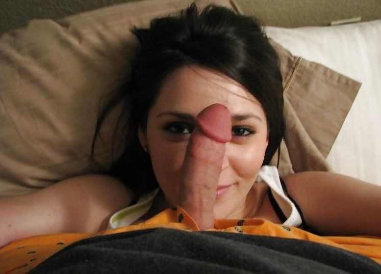 Delivery service of cock for a smiling brunette
