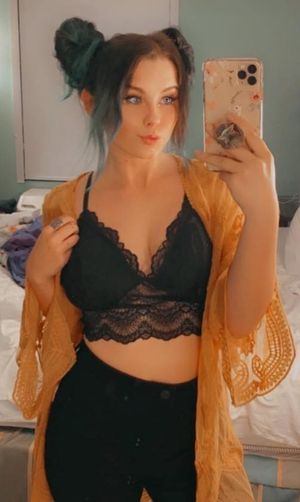 horny whore mirror selfie