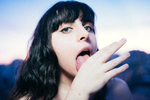 Maria Riot tastes it after jerking you