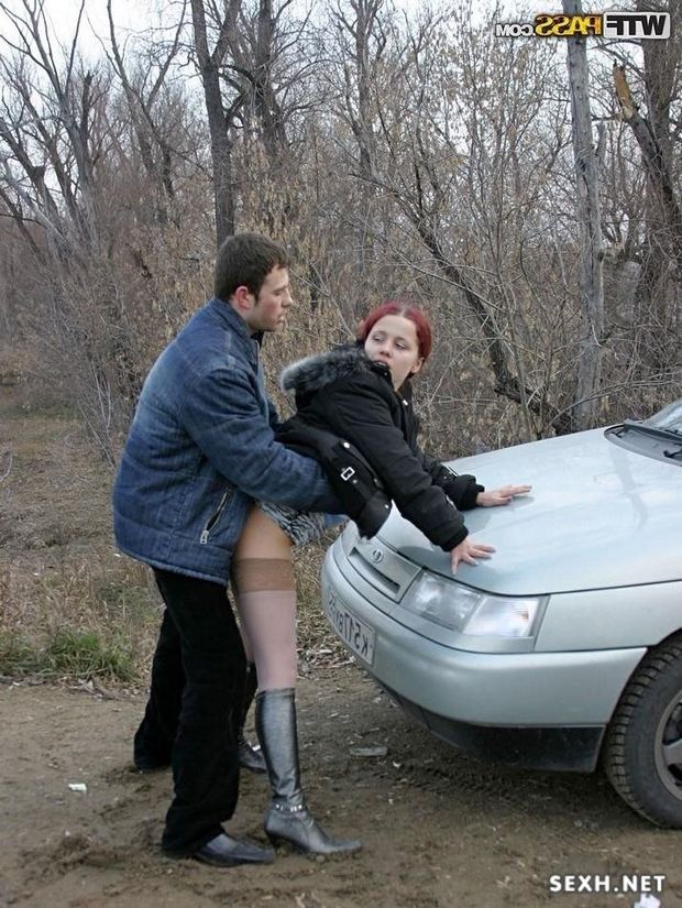Гопник трахнул на улице давалку