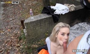 Минет в публичном месте