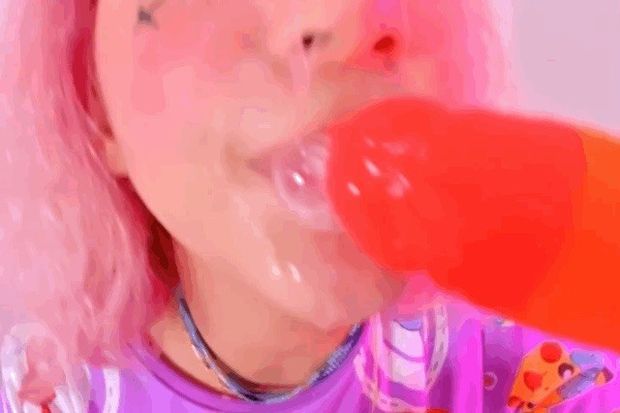 Dildo bj - lots of spit