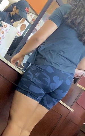 Hot ass at donut shop