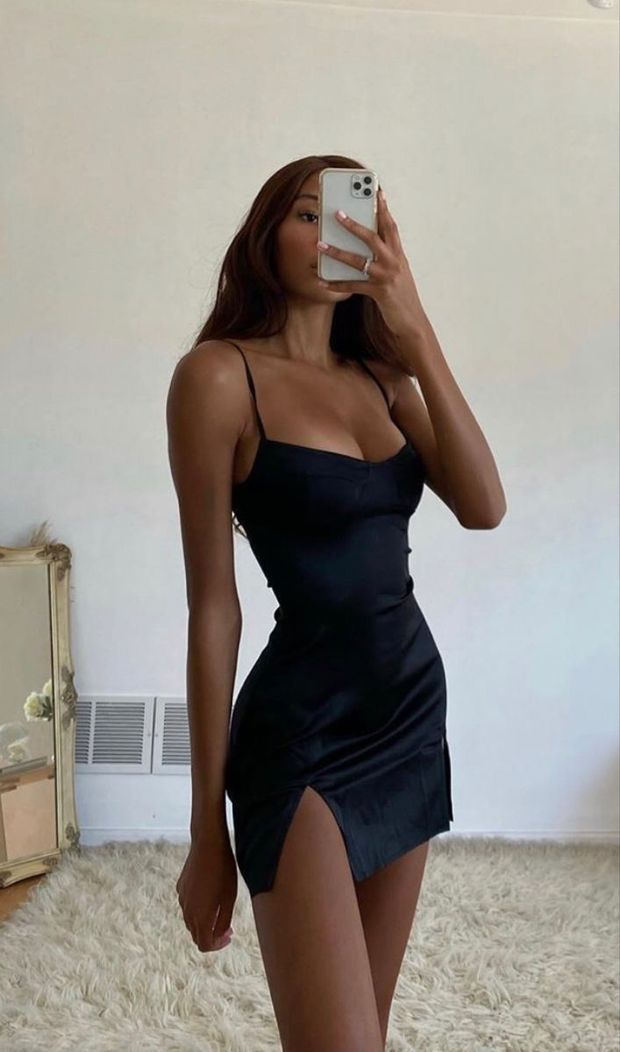 Nice selfie in tight dress