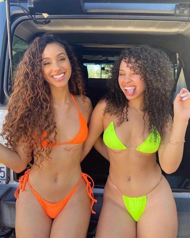 Two sexy chicks