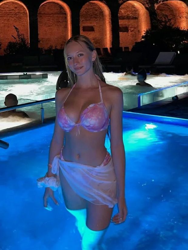 Absolute goddess