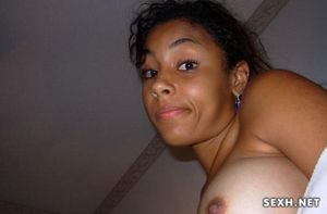 Игривая мулатка