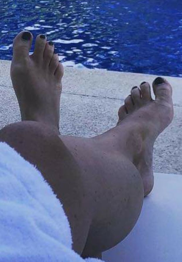 sister in laws feet ive worshiped