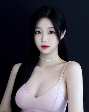 10/10 - Perfect face to skull-fuck silly.