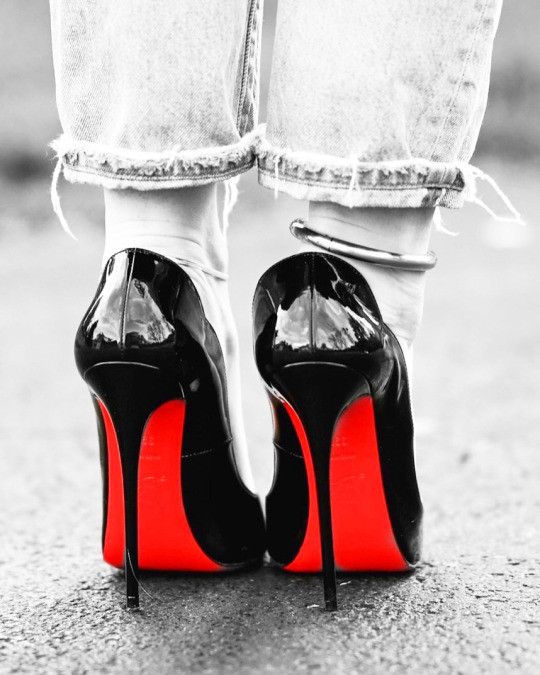 Heavy-duty anklet.