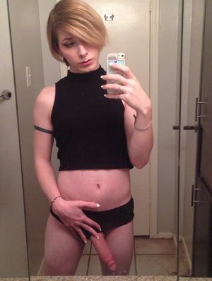 Sexy seven inch selfie