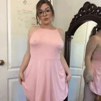 Thick milf lifting her skirt