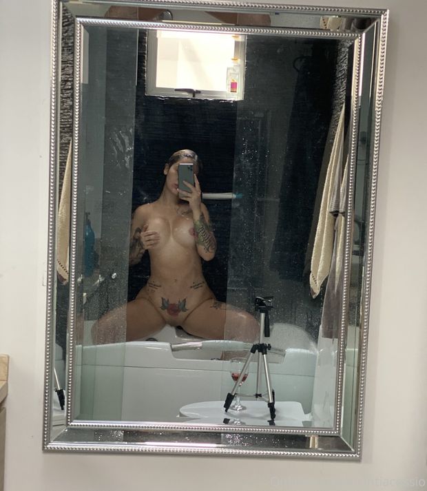 Tattoo,Pussy,Shaved,Big Tits,Babe