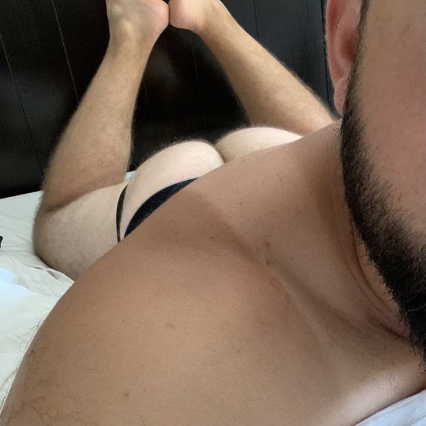 Need a hottie to bury my cock in
