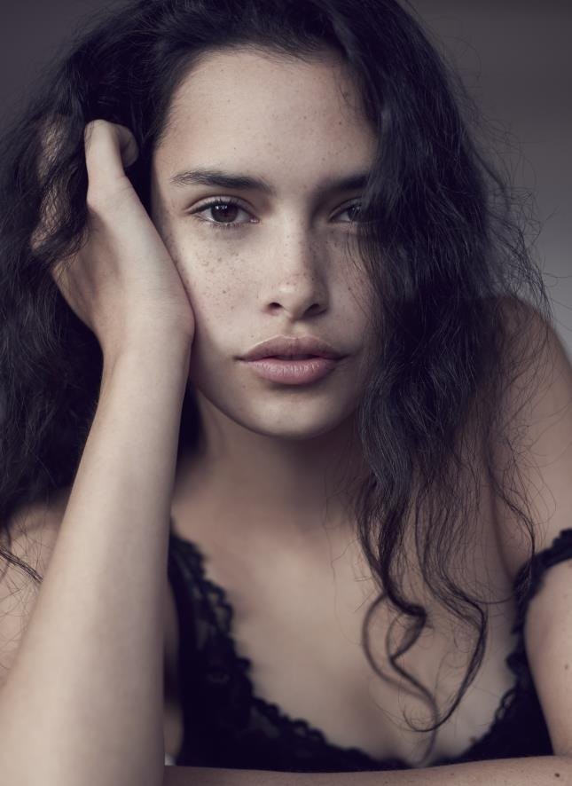 Zoe Barnard