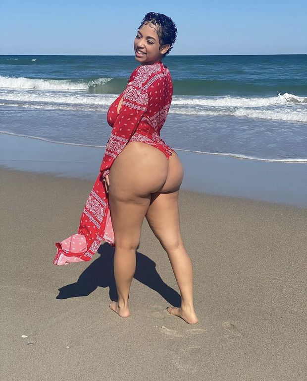 Big Ass,Public,Ebony,Amateur,Natural,Big Tits,Pussy