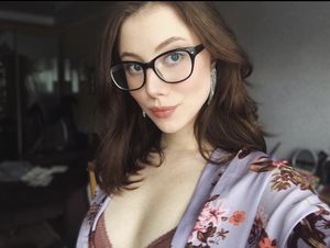 Sexy college teen with cute face