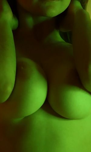 The Nut and her underboobs