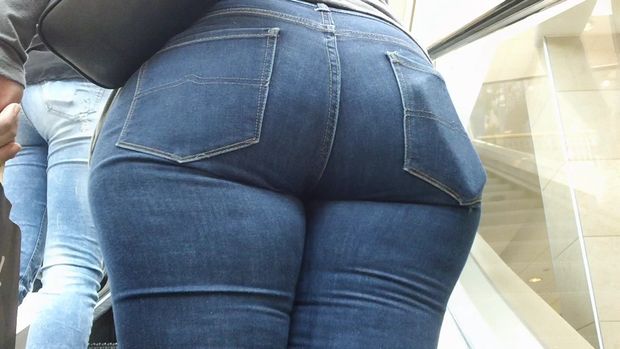 PLUS SIZE PHAT ASS