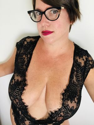 Hot nerdy Mature