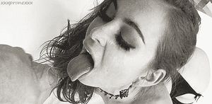 Manuel Ferrara Feeds Riley Reid