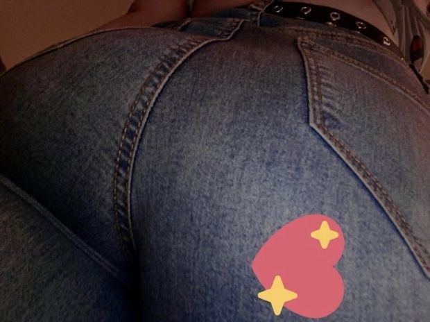 Sexy teen bubble butt