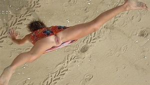 Handstand between the tracks