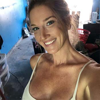 Milf de 42 ans sur Corbeil-Essonnes 91100 avec un poitrine énorme