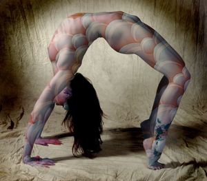 Flexible babe bodypaint