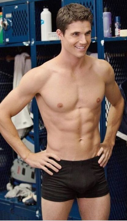 Robbie Amell