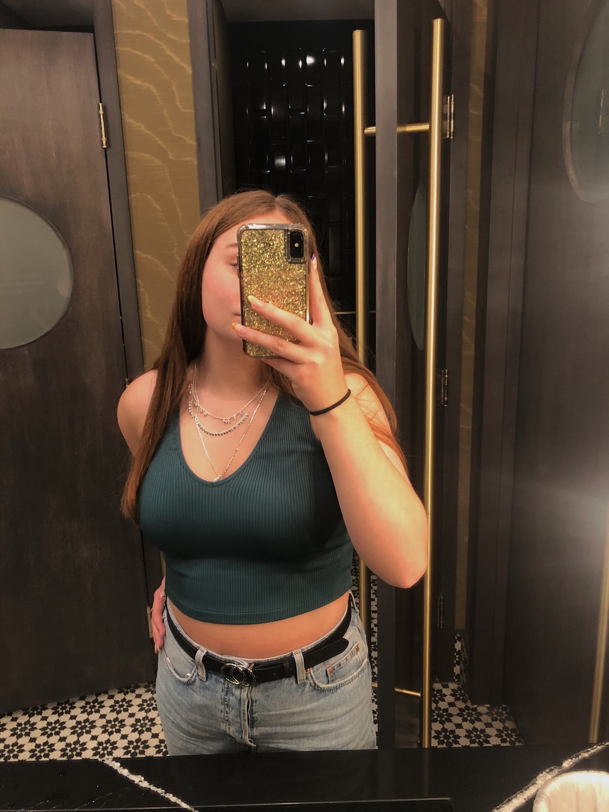 mirror selfie