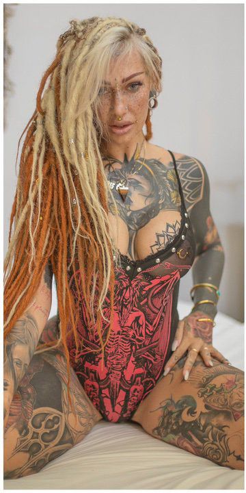 sexy goth Milf