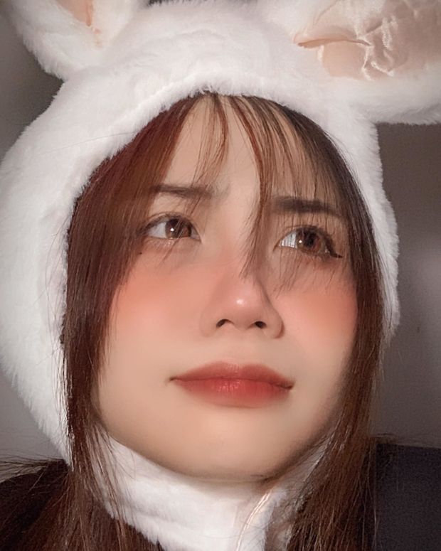Asian Vietnamese Selfie - Lại Nguyễn Quỳnh Vy