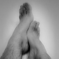 Big juicy mens feet for you to enjoy - Satisied my male foot fetish