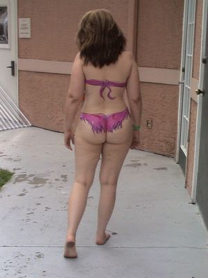 Laura showing her beautiful ass.