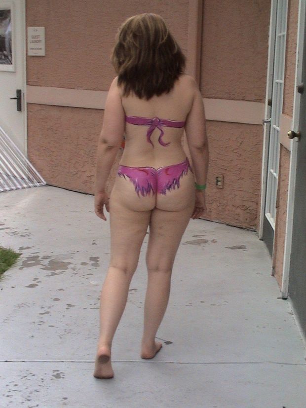 Laura showing her beautiful ass.